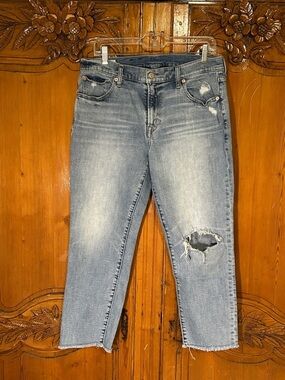GAP Girlfriend  Mid Rise Light Blue Distressed Cropped Jeans. 31/12 Regular